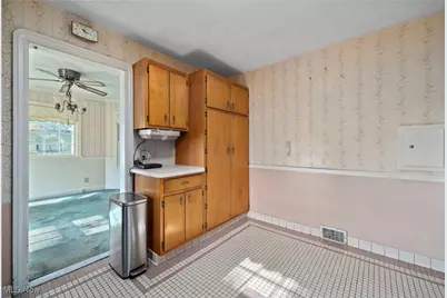 976 Gulf Road, Elyria, OH 44035 - Photo 18