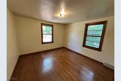 28 W Boston Avenue, Youngstown, OH 44507 - Photo 6