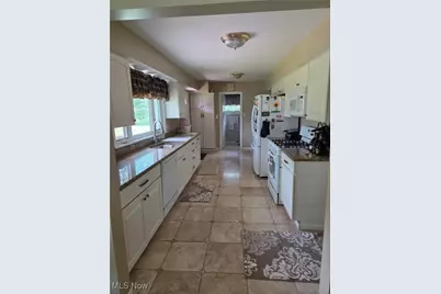 10305 Broadview Road, Grandview Heights, OH 44147 - Photo 2