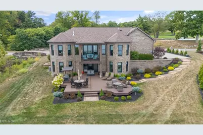 147 Heron Bay Drive, Poland, OH 44514 - Photo 2