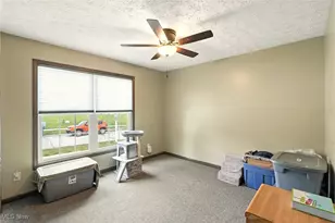 5239 Monroe Square E, Barberton, OH 44203 - Photo 8