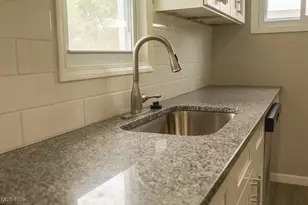 9800 North Blvd, Chagrin Falls, OH 44023 - Photo 10