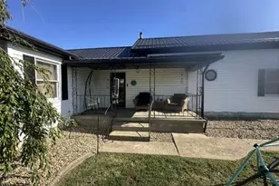 510 Chestnut St, Dresden, OH 43821 - Photo 1