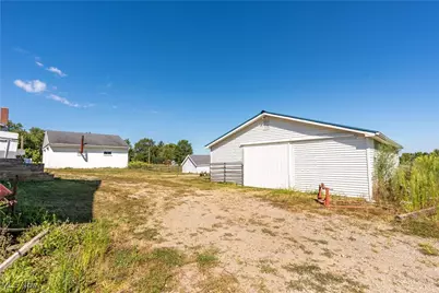 13529 Louisville Street NE, Paris, OH 44669 - Photo 10