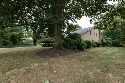 2051 Kingsborough Drive, Painesville, OH 44077 - Photo 46