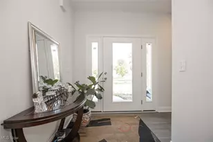 18433 Whitney Rd, Strongsville, OH 44149 - Photo 2