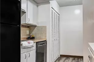 6883 Colonial Dr, Mentor, OH 44060 - Photo 12