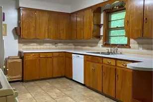 135 Ridgeland Dr, Amherst, OH 44001 - Photo 8