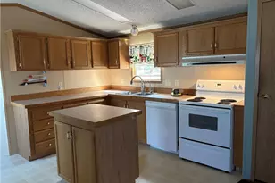 2656 Lake Breeze Dr, Madison, OH 44057 - Photo 6