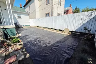 916 Pearl St, Martins Ferry, OH 43935 - Photo 16