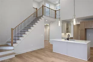 421 Bordeaux Blvd, Grandview Heights, OH 44147 - Photo 12