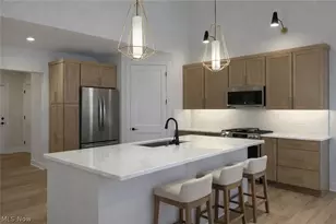 421 Bordeaux Blvd, Grandview Heights, OH 44147 - Photo 4