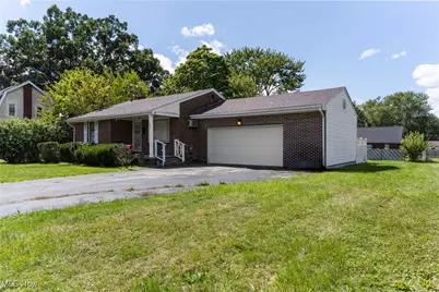 566 Sunshine Avenue, Youngstown, OH 44505 - Photo 2