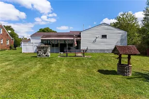 566 Sunshine Ave, Youngstown, OH 44505 - Photo 6