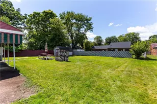 566 Sunshine Ave, Youngstown, OH 44505 - Photo 4