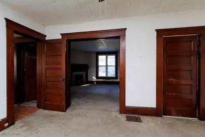 113 E 4th Street, Uhrichsville, OH 44683 - Photo 6