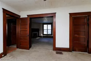 113 E 4th St, Uhrichsville, OH 44683 - Photo 6