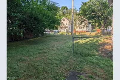 1725 Manchester Road, Akron, OH 44314 - Photo 2