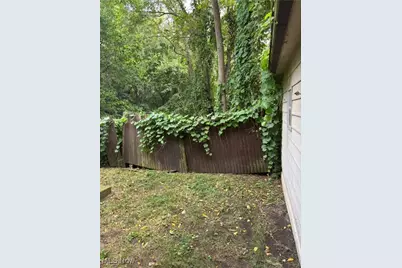 577 Rhodes Avenue, Akron, OH 44307 - Photo 36