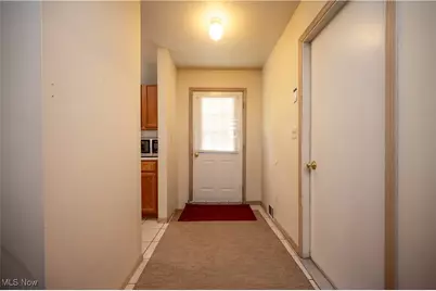 5546 Shaffer Road NW #A & B, Warren, OH 44481 - Photo 4