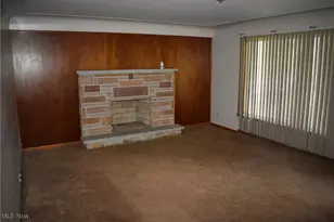 404 S Bon Air Ave, Youngstown, OH 44509 - Photo 2