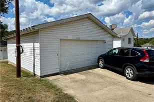 381 3rd St, Bergholz, OH 43908 - Photo 14