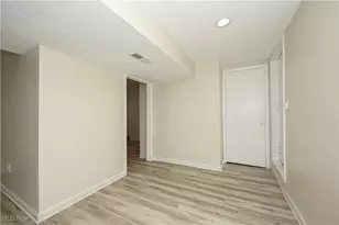 636 Flora Ave, Akron, OH 44314 - Photo 40