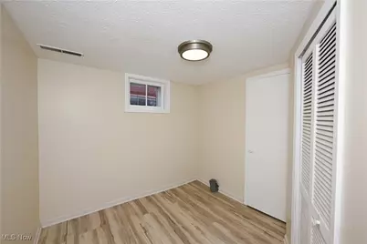 636 Flora Avenue, Akron, OH 44314 - Photo 30