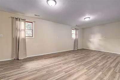 7007 Hidden Valley Drive, Amherst, OH 44001 - Photo 28