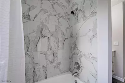 7007 Hidden Valley Drive, Amherst, OH 44001 - Photo 24