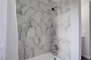 7007 Hidden Valley Dr, Amherst, OH 44001 - Photo 24