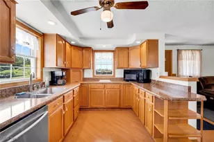 9373 Murray Ridge Rd, Elyria, OH 44035 - Photo 8