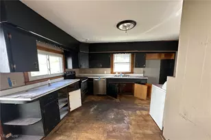 318 N Pleasant St, New Lexington, OH 43764 - Photo 8