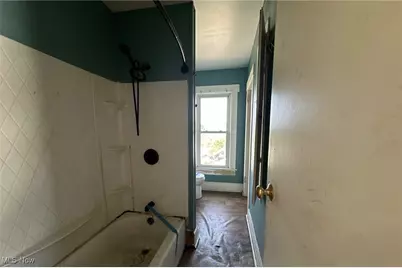 318 N Pleasant Street, New Lexington, OH 43764 - Photo 10