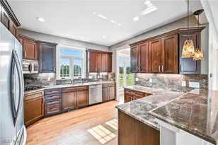 29 Shores Dr, Poland, OH 44514 - Photo 8