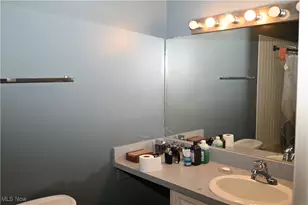 896 Whitepine Dr, Akron, OH 44313 - Photo 8