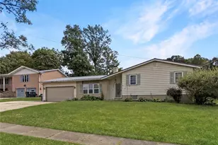 1036 Winhurst Dr, Akron, OH 44313 - Photo 2