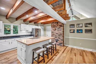 8405 Lucerne Drive, Chagrin Falls, OH 44023 - Photo 16