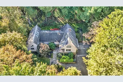 8405 Lucerne Drive, Chagrin Falls, OH 44023 - Photo 2