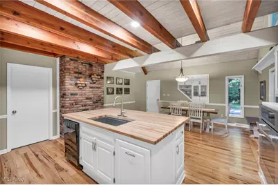 8405 Lucerne Drive, Chagrin Falls, OH 44023 - Photo 14