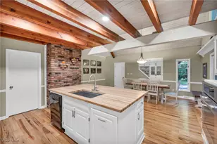 8405 Lucerne Dr, Chagrin Falls, OH 44023 - Photo 14