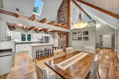 8405 Lucerne Drive, Chagrin Falls, OH 44023 - Photo 12