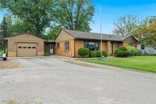 2350 E Sand Rd, Port Clinton, OH 43452 - Photo 4