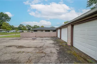 2430 Redgate Lane, Austintown, OH 44511 - Photo 42