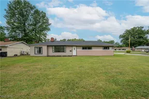 2430 Red Gate Ln, Austintown, OH 44511 - Photo 10