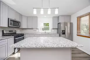 160 Poinciana St, Newport, OH 45768 - Photo 4