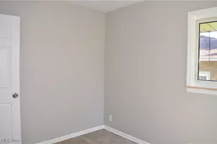 1286 Cherry Ln, Green Hills, OH 44131 - Photo 4