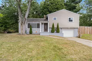 1830 Tanglewood Dr, Akron, OH 44313 - Photo 1