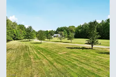 40000 Myrtle Court, Elyria, OH 44035 - Photo 2