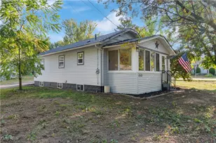 1515 Grand Blvd, Barberton, OH 44203 - Photo 2